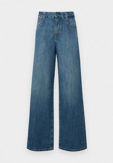 Свободные джинсы