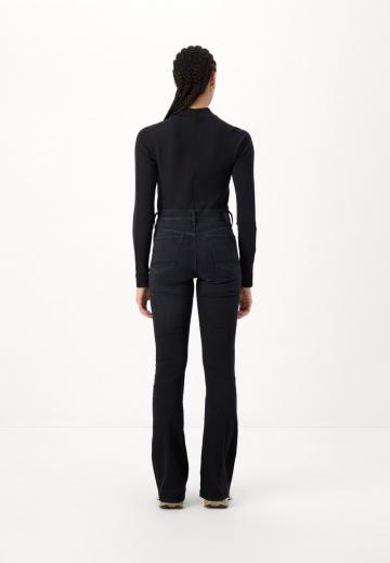 Клешеные брюки