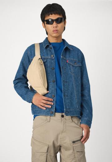 Брюки с накладными карманами