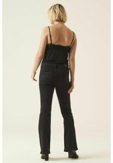 Клешеные джинсы