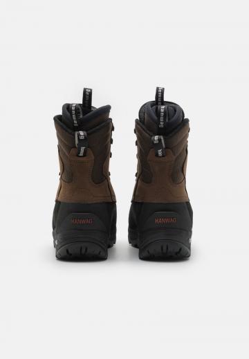 Походные ботинки