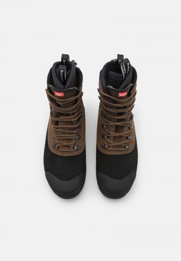 Походные ботинки