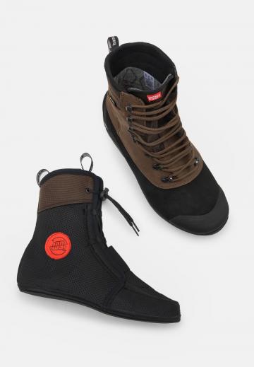 Походные ботинки