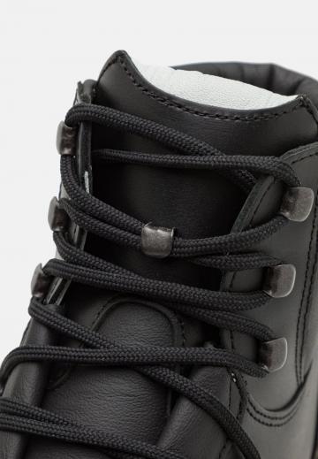 Походные ботинки