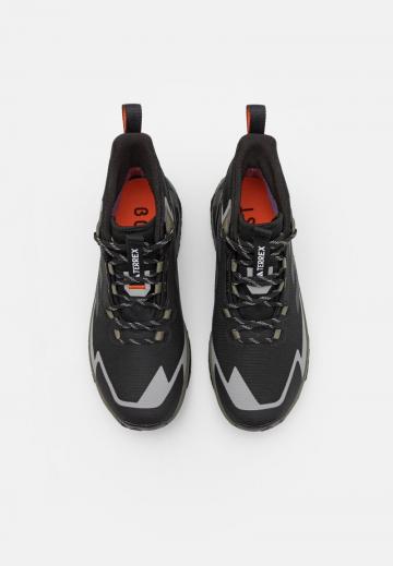 Походные ботинки