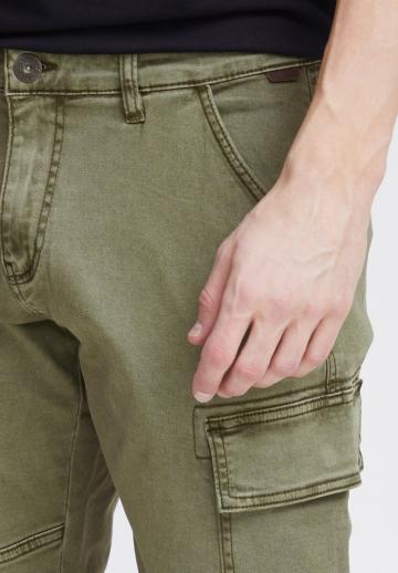 Брюки с накладными карманами