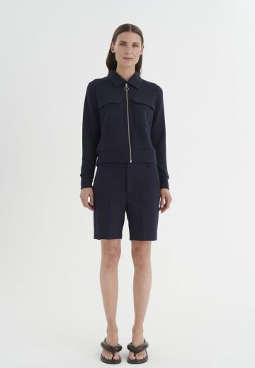 Куртка с накладнымит карманами