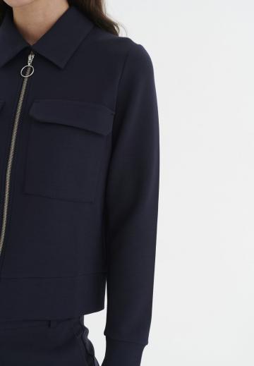 Куртка с накладнымит карманами