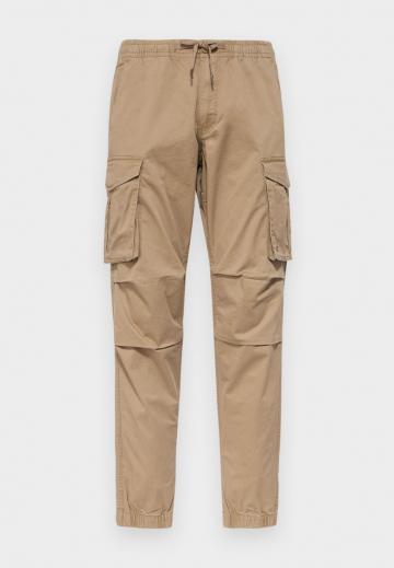 Брюки с накладными карманами