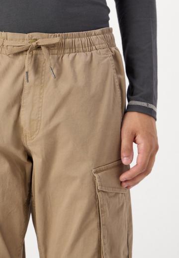 Брюки с накладными карманами