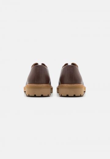 Ботинки на шнуровке