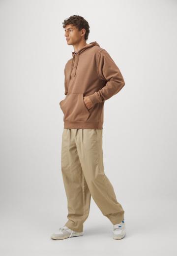 Спортивная кофта