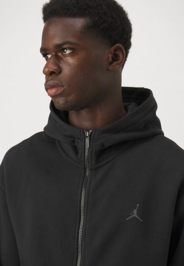 Спортивная кофта