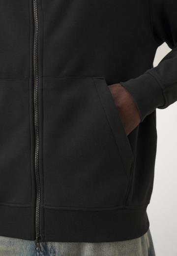 Спортивная кофта