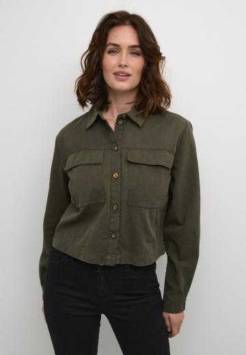 Куртка с накладнымит карманами