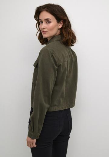 Куртка с накладнымит карманами