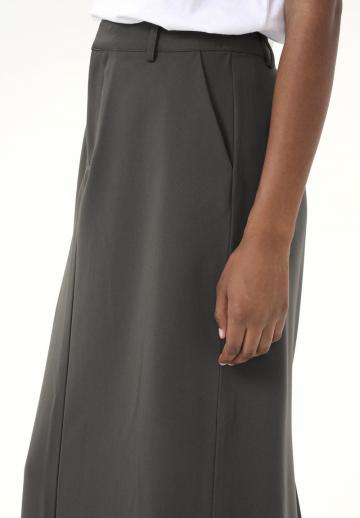 Юбка с накладными карманами