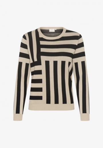 Пуловер в полоску