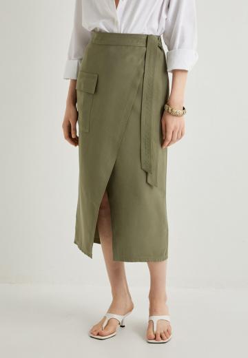 Юбка с накладными карманами