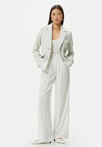 Блейзер с накладными карманами