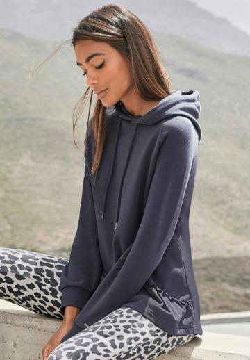 Пуловер с капюшоном