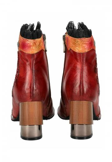 Полусапожки на высоком каблуке