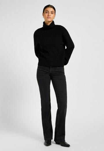 Клешеные брюки