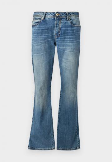 Прямые джинсы