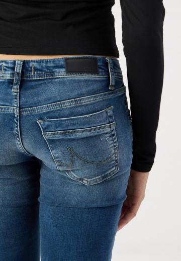 Джинсы