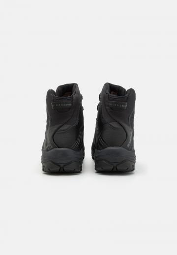 Походные ботинки