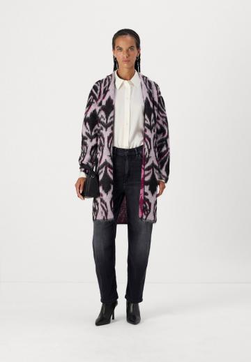 Жаккардовая вязаная кофта