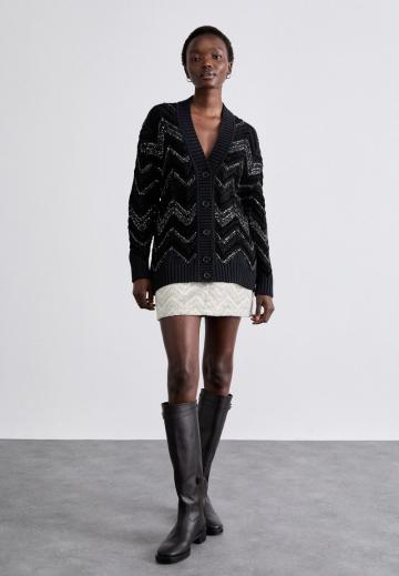 Жаккардовая вязаная кофта