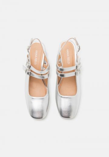 Туфли с ремешком