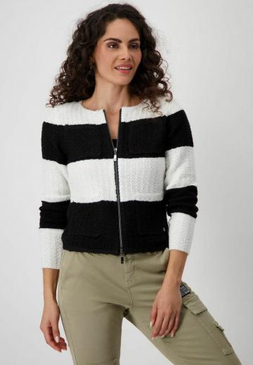 Вязаный жилет