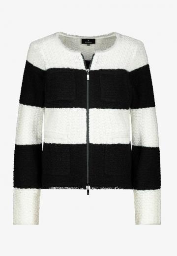 Вязаный жилет