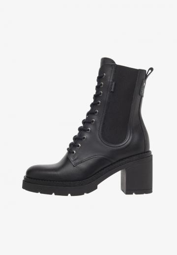 Полусапожки на высоком каблуке