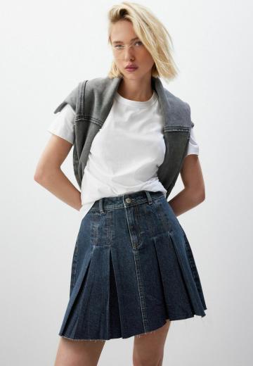 Юбка с накладными карманами