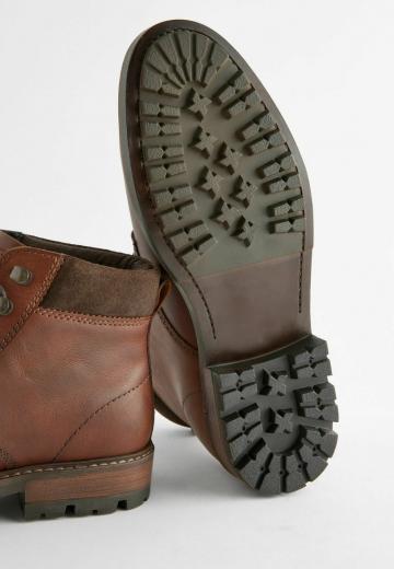 Ботинки на шнуровке