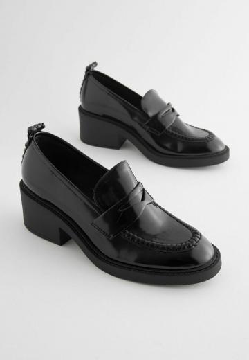 Туфли с высоким носом