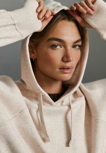 Пуловер с капюшоном