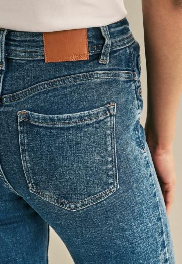 Узкие джинсы