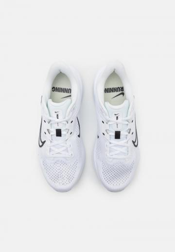 Беговые кроссовки