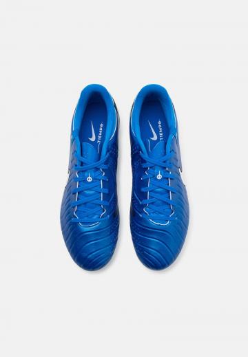 Футбольные бутсы