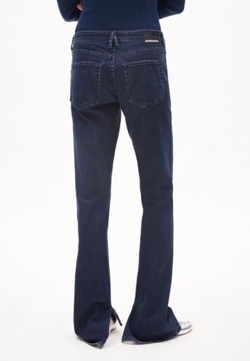 Клешеные джинсы
