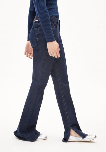 Клешеные джинсы