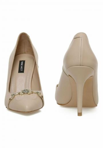 Туфли на высоком каблуке