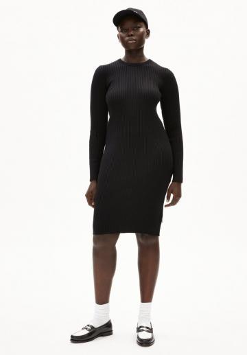 Платье футляр