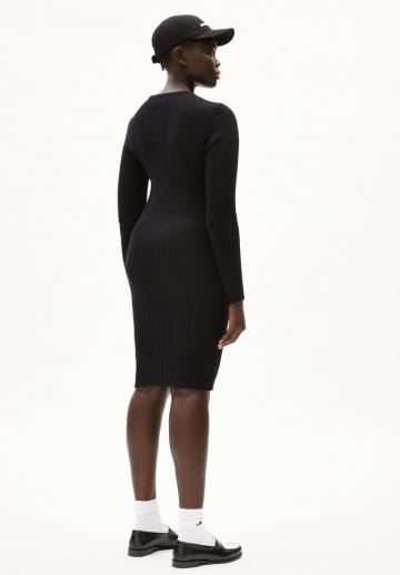 Платье футляр