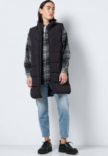 Длинный жилет