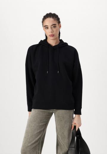 Пуловер с капюшоном